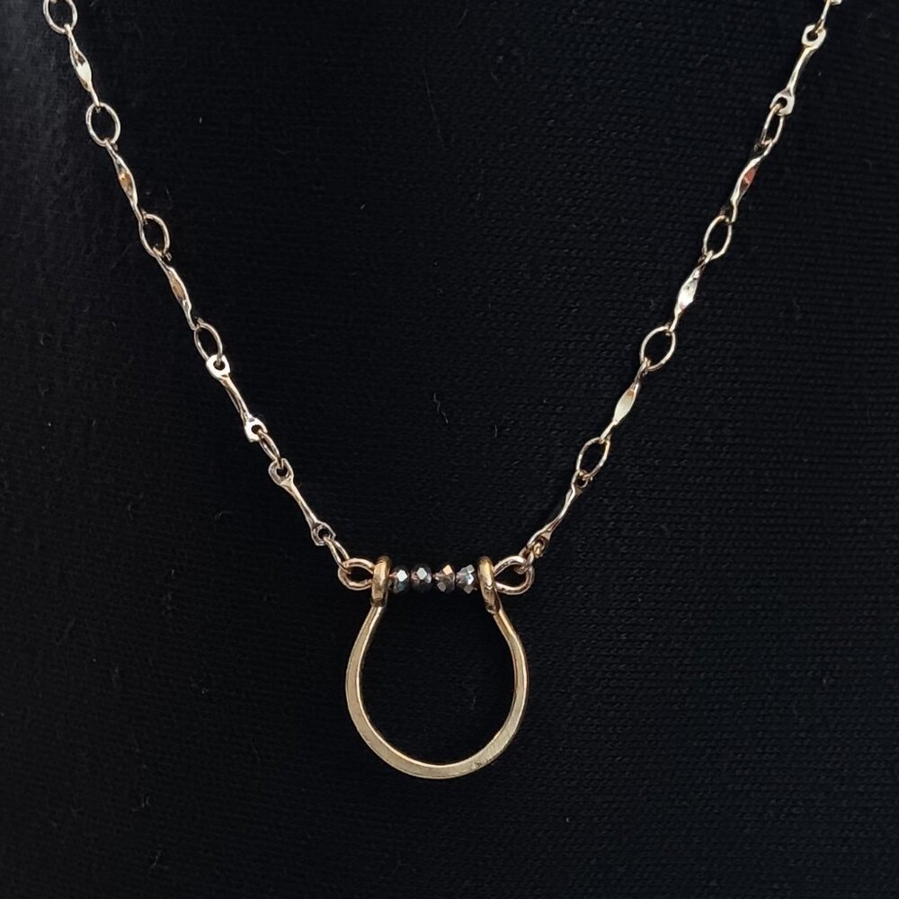 Beautiful dainty horseshoe necklace!